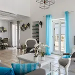 E Villa